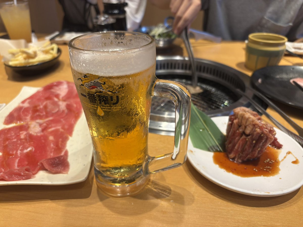 07080507mk's tweet photo. 今日は娘の誕生日🎂🎊🎁
リクエストに応えて焼き肉食べ放題でお祝い🍖
食べ過ぎた〜😋✨
来年はもうお酒が飲めるのかー🍻 https://t.co/BxyqgGkeZk