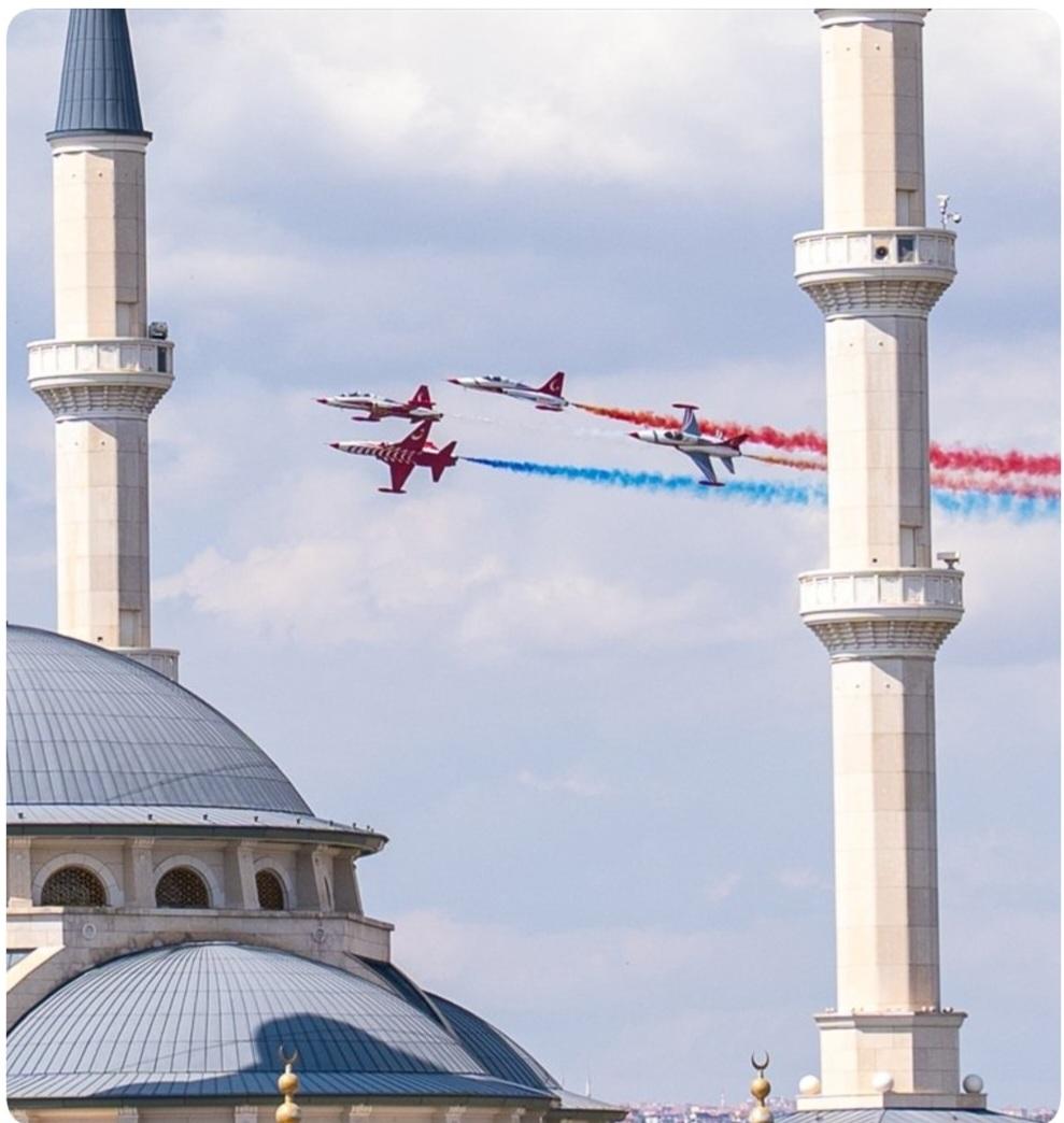 28_fatos's tweet photo. Kurtla avlanıp,  kuzuyla yas tutuyorlar.

NATO Ankara Zirvesi https://t.co/0aJJZ50WRh