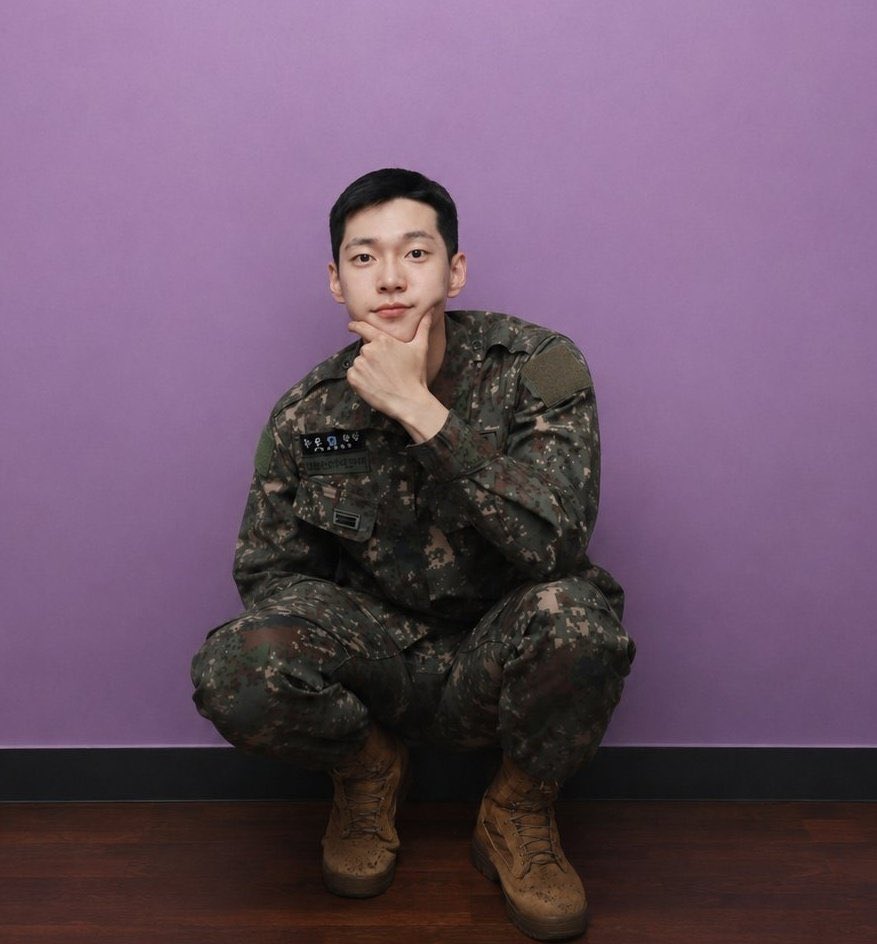 I_m__it's tweet photo. 와 나 이 사진 초면인데 이렇게 보니까 진짜 평행우주 어딘가에 존재하는 일반인 김동영 같고 기분이 이상함 https://t.co/RPr0LKFR7T
