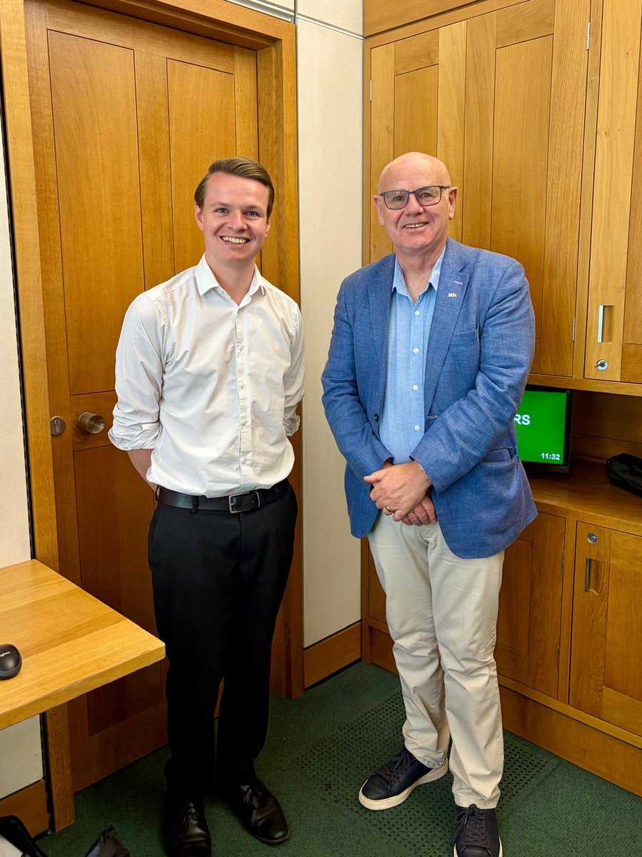 EddieCrouch's tweet photo. Lovely to speak to @JoshReynoldsSL6 MP in Parliament about how we can improve access to NHS dentistry for patients, including by cutting red tape &amp; overregulation. 

Great to have your support as we fight for a reformed NHS dental system backed by sustainable funding. @TheBDA https://t.co/411EKv1EHg