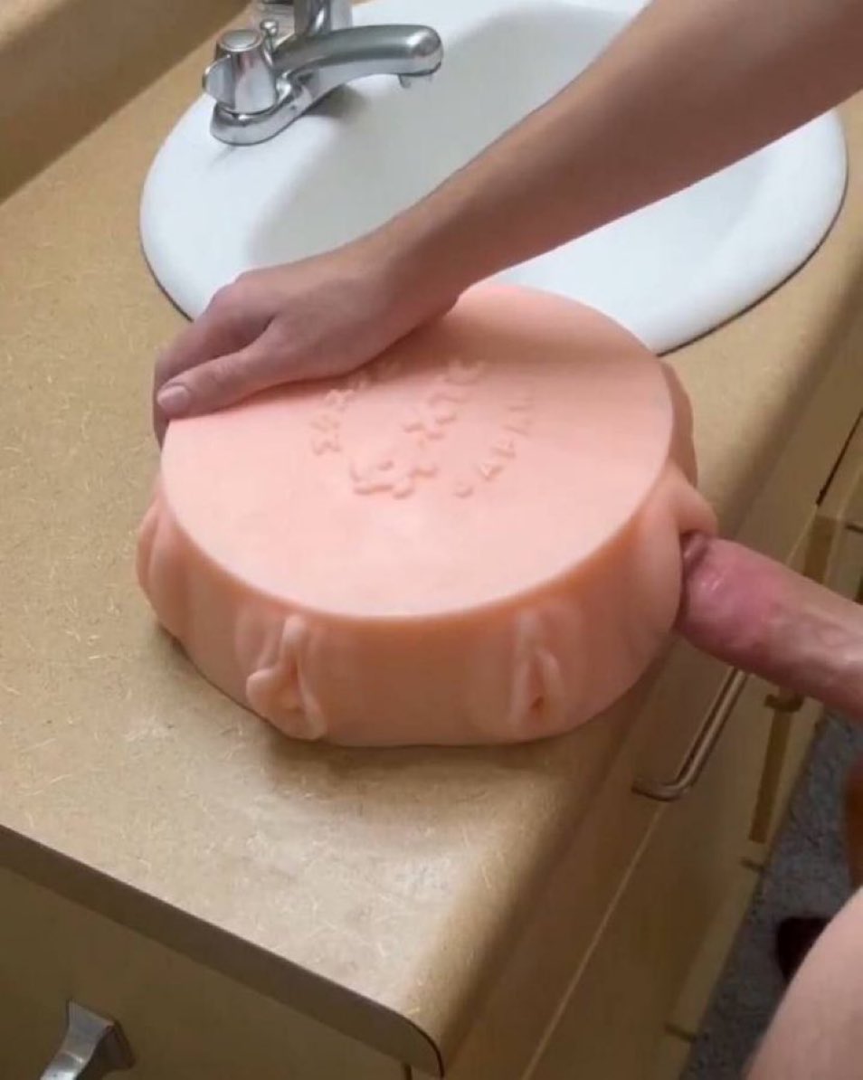 brobondingbud's tweet photo. Fuuuuck. What a toy for bro bonding! https://t.co/uRW602DMgL