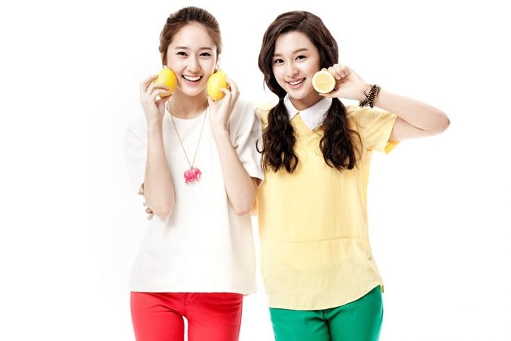 ajisaannara's tweet photo. jiwon x krystal so cute https://t.co/fVHA3IpNFi