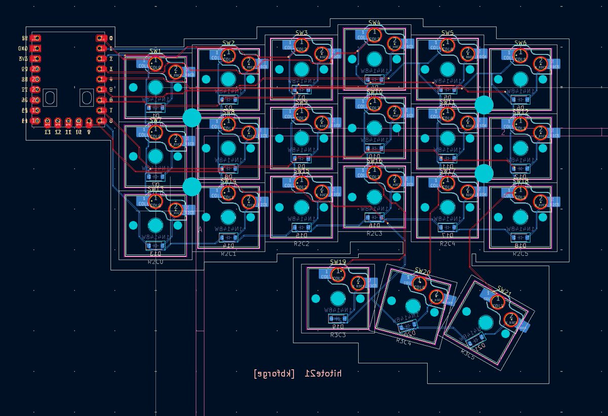 unikedama's tweet photo. kbforg生成PCBその2：[hitote12]
kbforgが左右分割のテスト用に勝手に作ったやつ。corneベース。 MCUの位置は考えような？って教えました。こちらももちろんファームウェアはあります。#自作キーボード #AIで生成 #kbforg https://t.co/Mo9mg95xKI