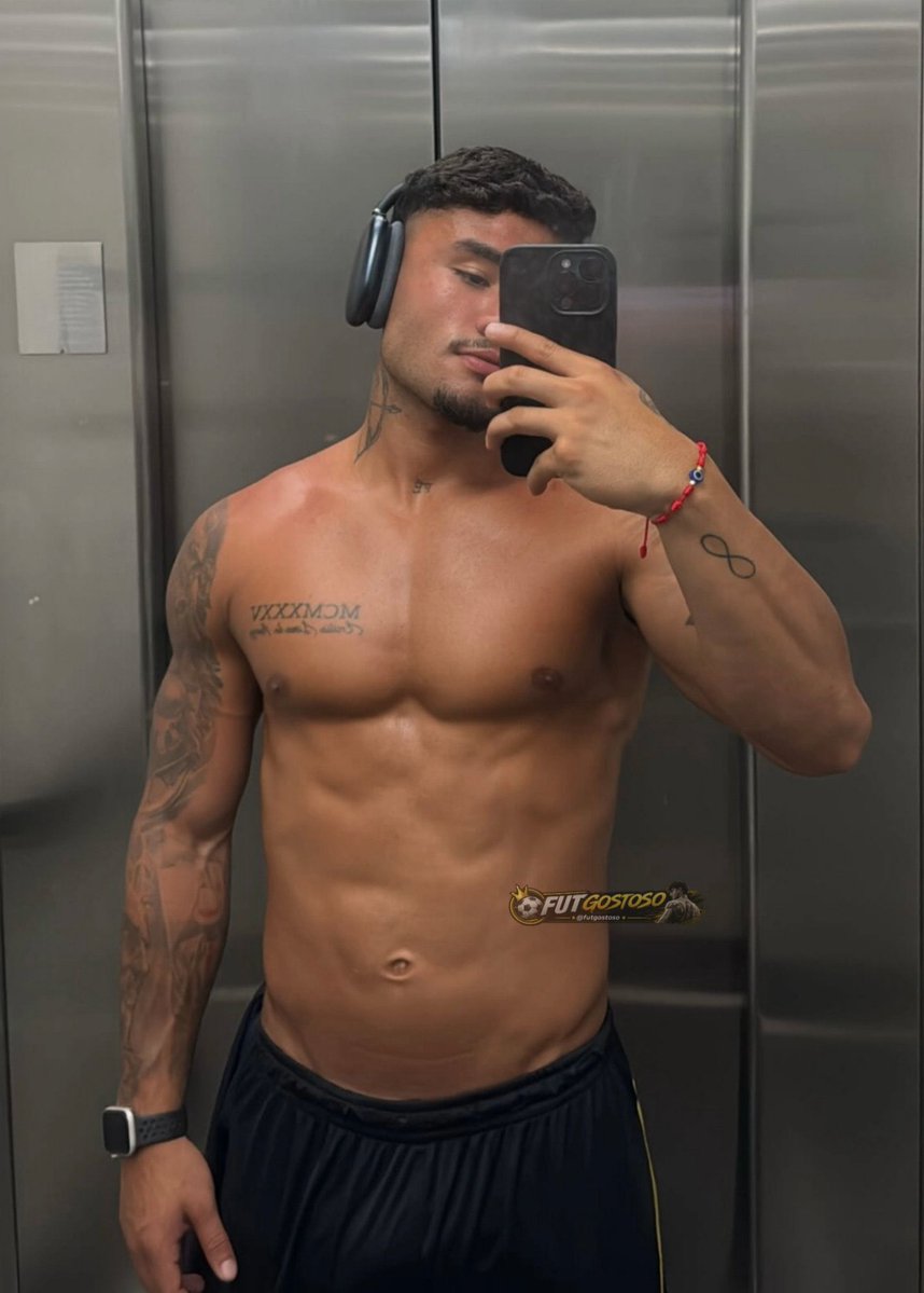 germano_ka's tweet photo. Gente ??? Quem é ? https://t.co/IpKoHJDUXe