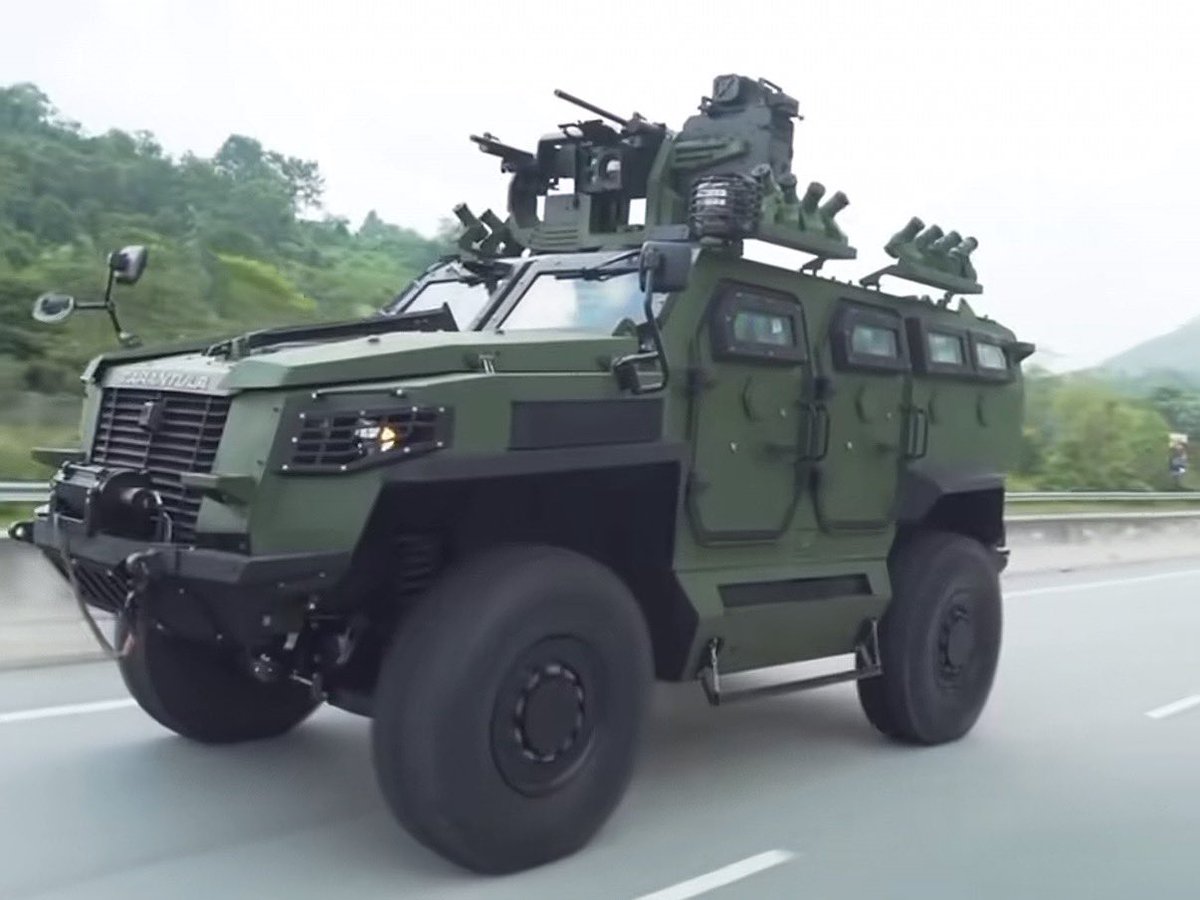 JohnMYSreview's tweet photo. In the new plan for the future, Malaysian Army will change the color of existing assets and assets that will enter service to olive green 

This will help us reduce costs and time because when using ￼camo paint, it takes too long to paint ￼￼ https://t.co/9LqZPvqiq1
