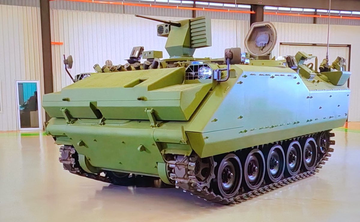 JohnMYSreview's tweet photo. In the new plan for the future, Malaysian Army will change the color of existing assets and assets that will enter service to olive green 

This will help us reduce costs and time because when using ￼camo paint, it takes too long to paint ￼￼ https://t.co/9LqZPvqiq1