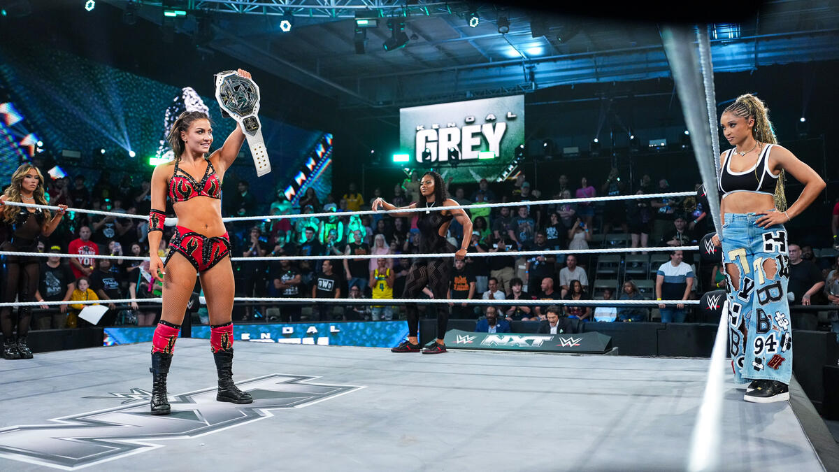 ArchivoGris's tweet photo. Ayer en #WWENXT

Kendal Grey obtuvo su primera defensa exitosa del Campeonato Femenino de NXT, al derrotar a Nattie.

Layla Diggs se ganó la oportunidad por el Campeonato Norteamericano Femenino de NXT, ante Izzi Dame, Lizzy Rain y Thea Hill.

Foto: WWE https://t.co/HzbVn8OS1X
