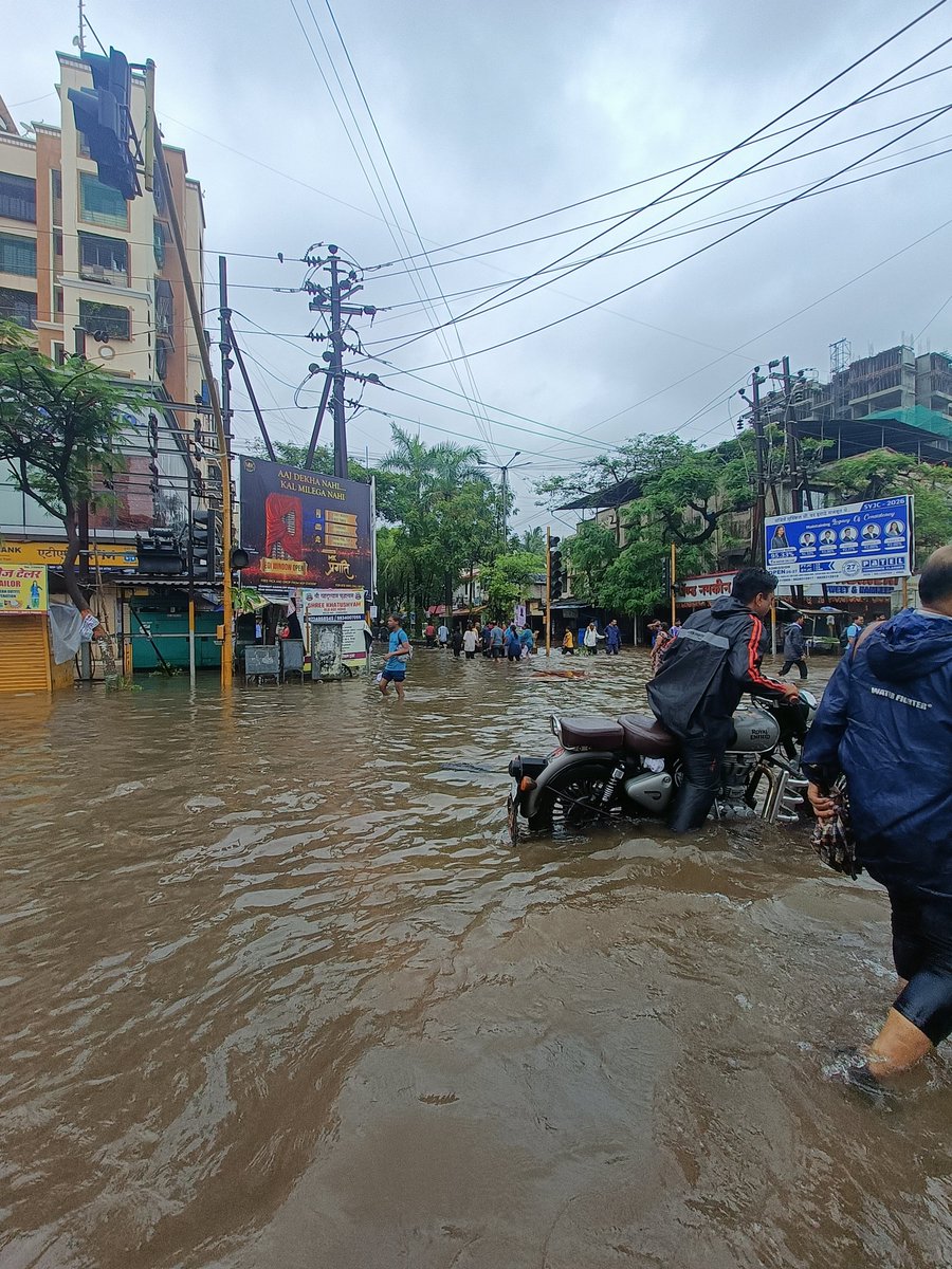 theInvincible_V's tweet photo. I haven't seen local Nagarsevak since the recent election. Nsp Virar is literally a shithole. Just pay the tax and don't ask anything. Who the fuck is going to take responsibility?? @Rajannaikbjp Pls ans https://t.co/YhSEbw6BYv
