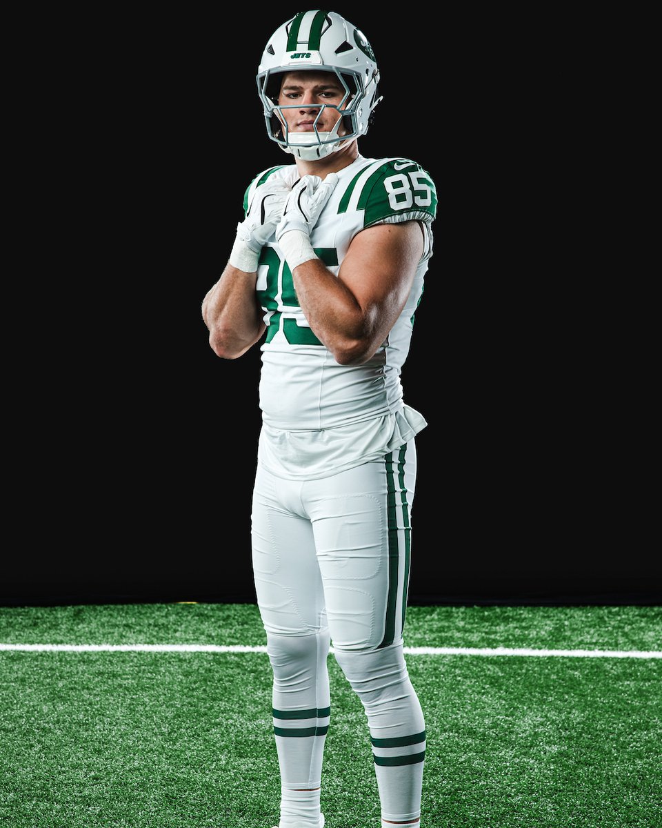nyjets's tweet photo. wearing the same uni as pops>>>> https://t.co/IBTf8IcyRH
