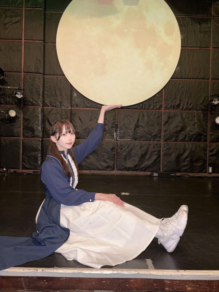 hinari_airattic's tweet photo. 月が綺麗ですね… https://t.co/ebxGKxqJNY