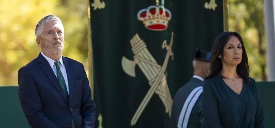 RobertoVaquero_'s tweet photo. Marlaska y la directora de la Guardia Civil, Mercedes González, podrían ser acusados de colaborar con la organización criminal que ejercía "intimidación institucional" contra la UCO.

El ministro reconoce que González sí le informó sobre sus encuentros con la fontanera. https://t.co/Xfhb7e2tst