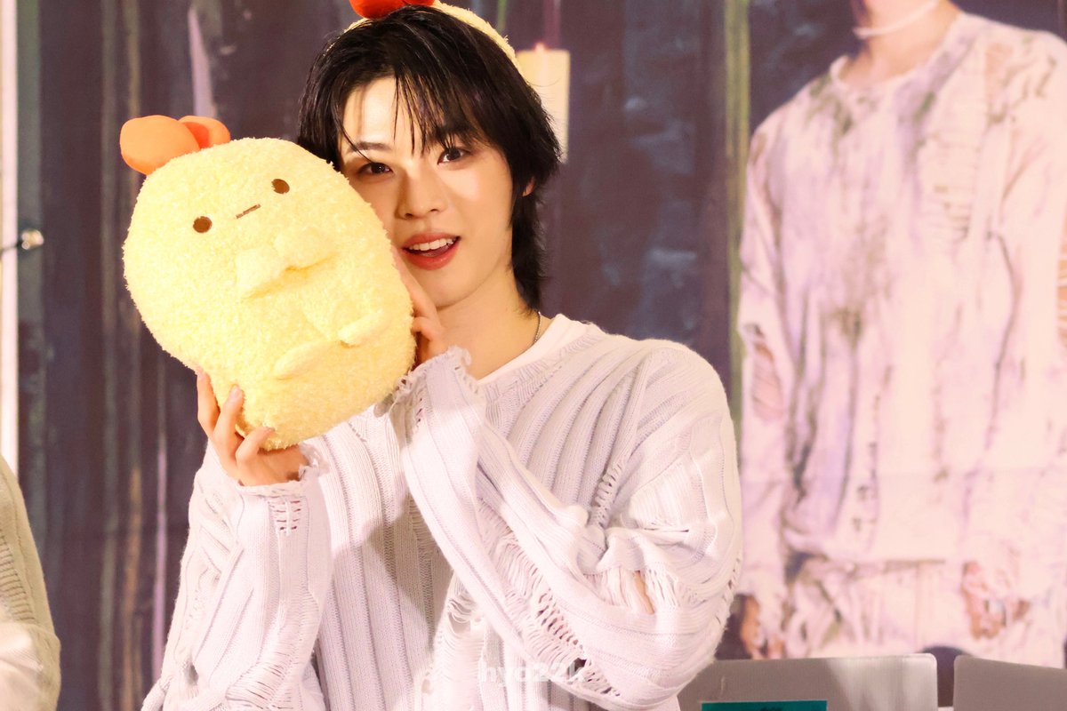 hyo22k's tweet photo. 260703 사웨 공팬
🍤❣️

#온앤오프 #ONF #효진 #HYOJIN https://t.co/lnNfTeM3Db