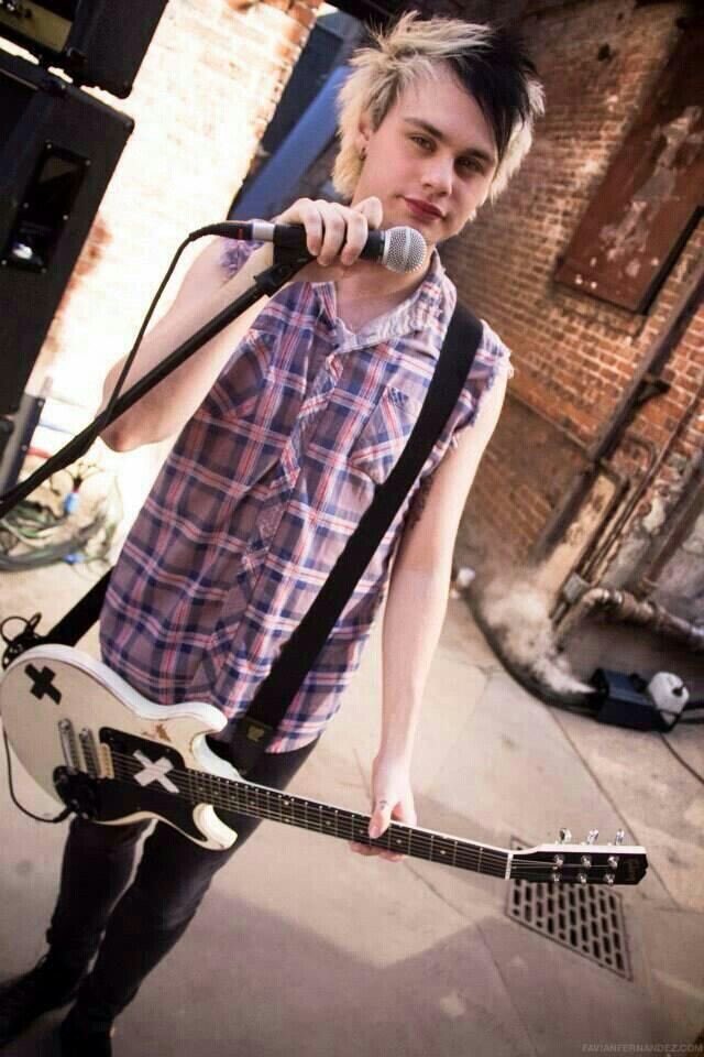 strwiibea's tweet photo. can i come over and stare at you like this https://t.co/2anbwnZcN4