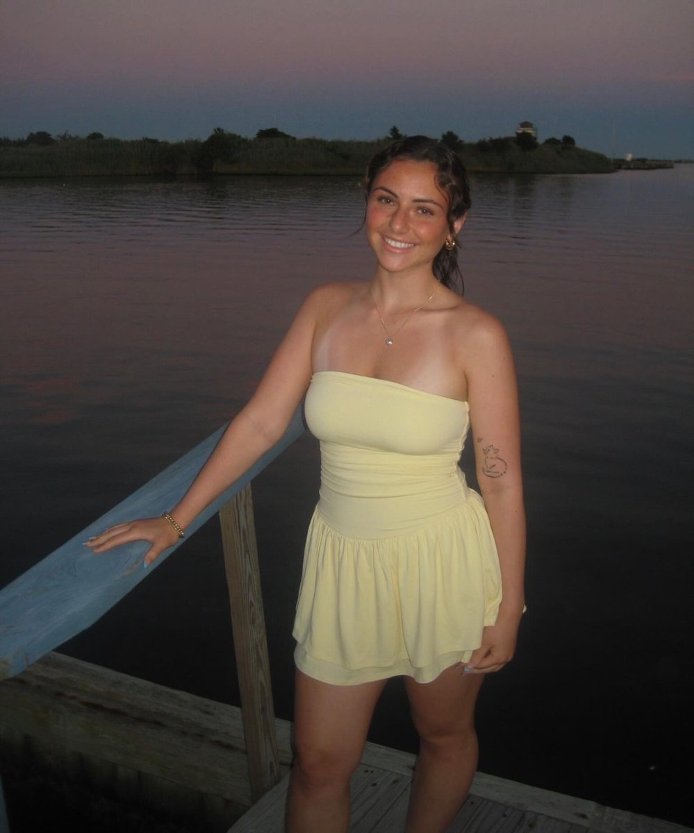 DPhiEIHQ's tweet photo. #WhyDPhiE—Meet Rhiannon from our Epsilon Epsilon Chapter!

"These friendships will last me a lifetime and I can’t imagine not choosing DPhiE!" 

📸: 
@rhiannonluciano 
@albanydphie

#WhyDPhiEWednesday #dphie #deephers #sororitylife https://t.co/Bcmrmjy5yJ