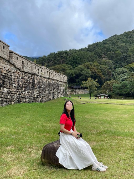 natia2909's tweet photo. 푸른 들판에 사과 하나 #섹트 #맘눌뎀 #제주 https://t.co/6I1jKtsIbN