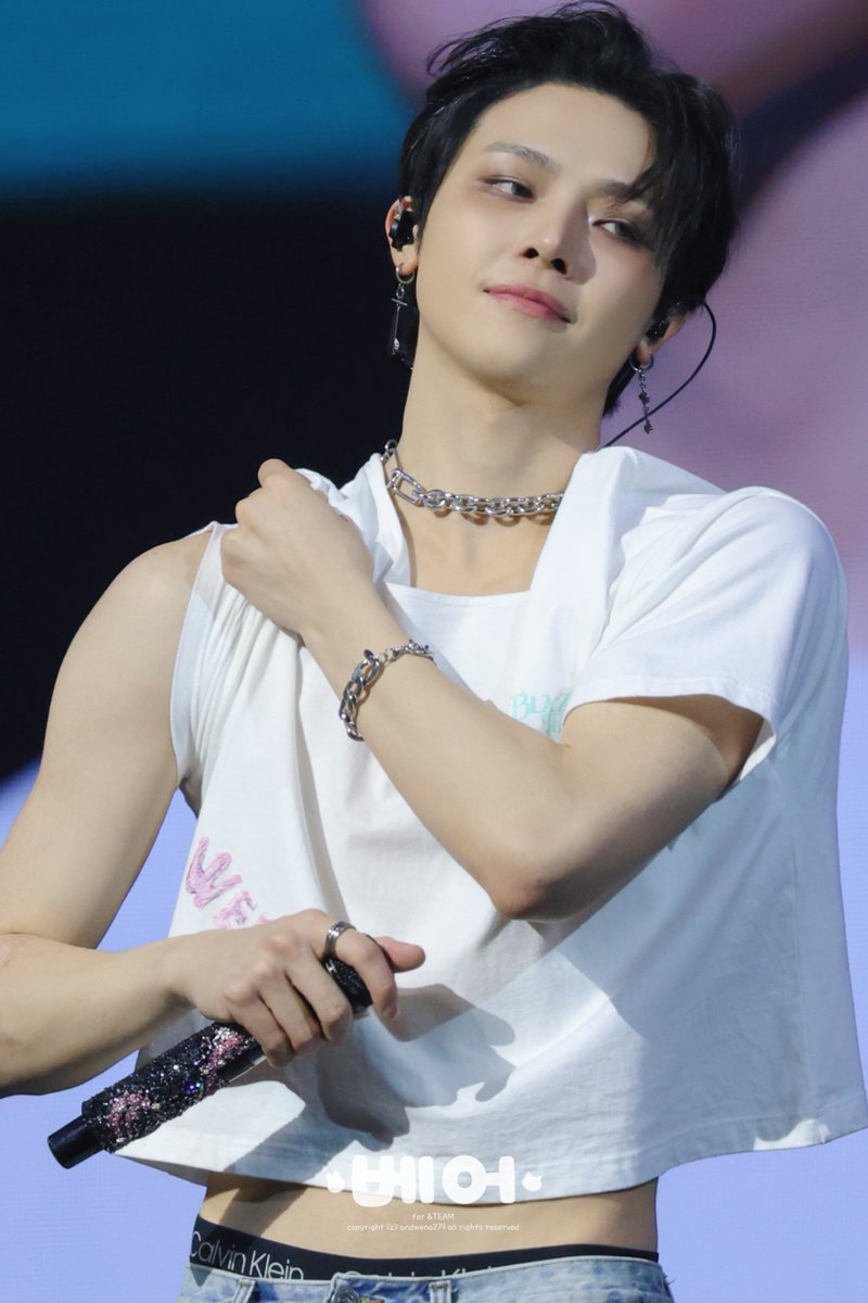 andweno279's tweet photo. 260705 #니콜라스 #NICHOLAS #ニコラス #王奕翔

王奕翔！生日快樂！🥳🩷
#HAPPY_NICHOLAS_DAY https://t.co/zmEbzpTYOO