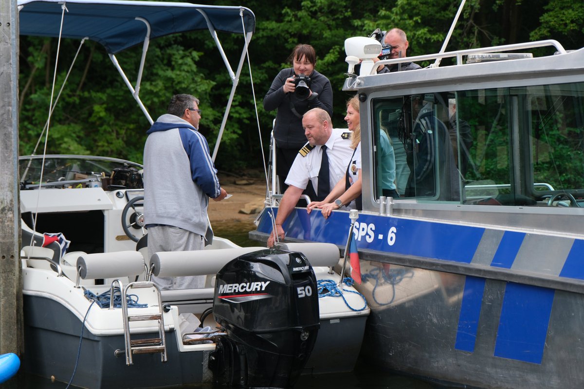 NemcovaSPS's tweet photo. Plavební sezóna 🚢🚣🚤🛥️je v plném proudu. Ve spolupráci s @PolicieCZ @vzs_praha @min_dopravy se snažíme, aby probíhala bezpečně na vodě i u vody https://t.co/WXc73QGEvG. Dnes na Slapech. Šťastnou plavbu ⚓️🍀#vnitrozemskaplavba https://t.co/wuyOy525w6