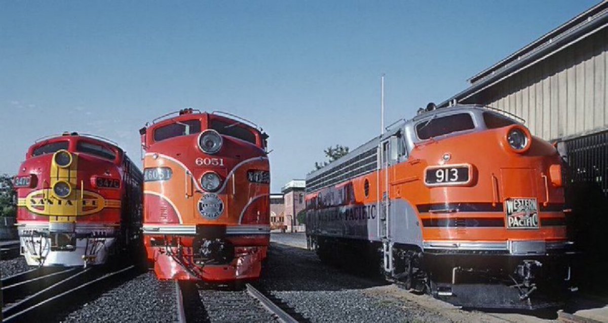 SantaFeAlways's tweet photo. ATSF 347C, SP 6051, &amp; WP 913 
California State Railroad Museum
Sacramento, California 
August 26, 1988

Roger Puta Collection
Description by Marty Bernard
Public Domain  🇺🇸 https://t.co/mFT7K86jRb
