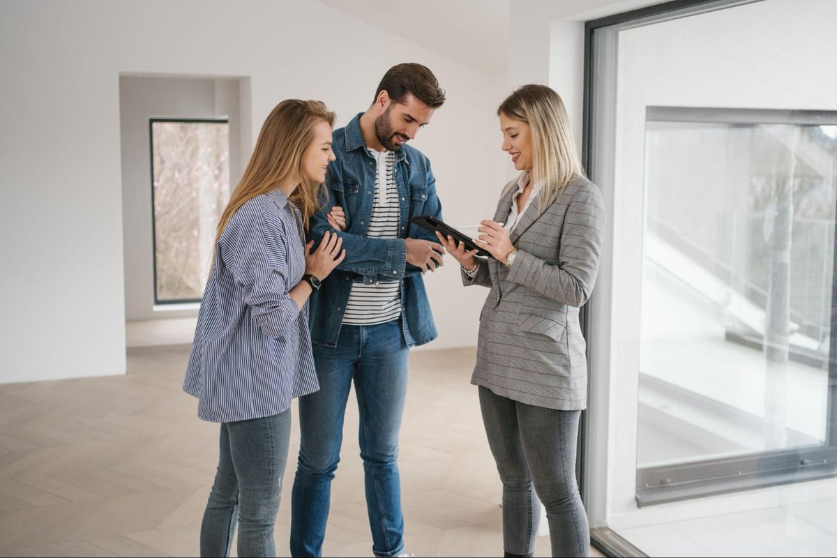 GilProperties's tweet photo. Watching rent prices alone is not enough.

Canada rental market trends also affect renewals, vacancy, and tenant demand.

Full article here https://t.co/jKKO0d9VdS 

#CalgaryProperty https://t.co/bk3zfhA0aR