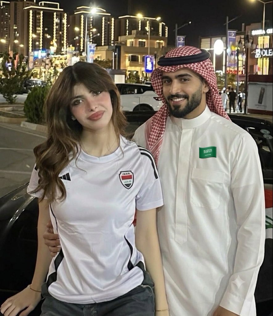 hdo9230's tweet photo. شفايف العراقيّة المتروسة الورديّة 🇮🇶🔥 تستاهل سعودي يخلّي زبه بحلگها وهي تمصّه وتختنق بيه 😈🇸🇦 والخنزير العراقي يباوع عليهم ويجلّخ 💦 https://t.co/SJGzjPFfHV