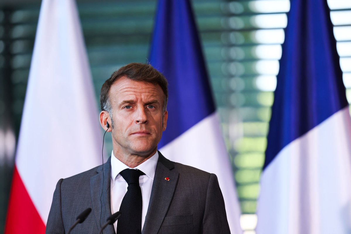 MedMdn17__'s tweet photo. Tous les Marocains demandent à Emmanuel Macron de rester chez lui, en France, et de ne pas se rendre aux États-Unis pour assister au match France–Maroc. Nous ne voulons pas que la politique s’immisce dans le football. #MACRONSTOP #France #Morocco #Maroc https://t.co/Li5JiBDMUN