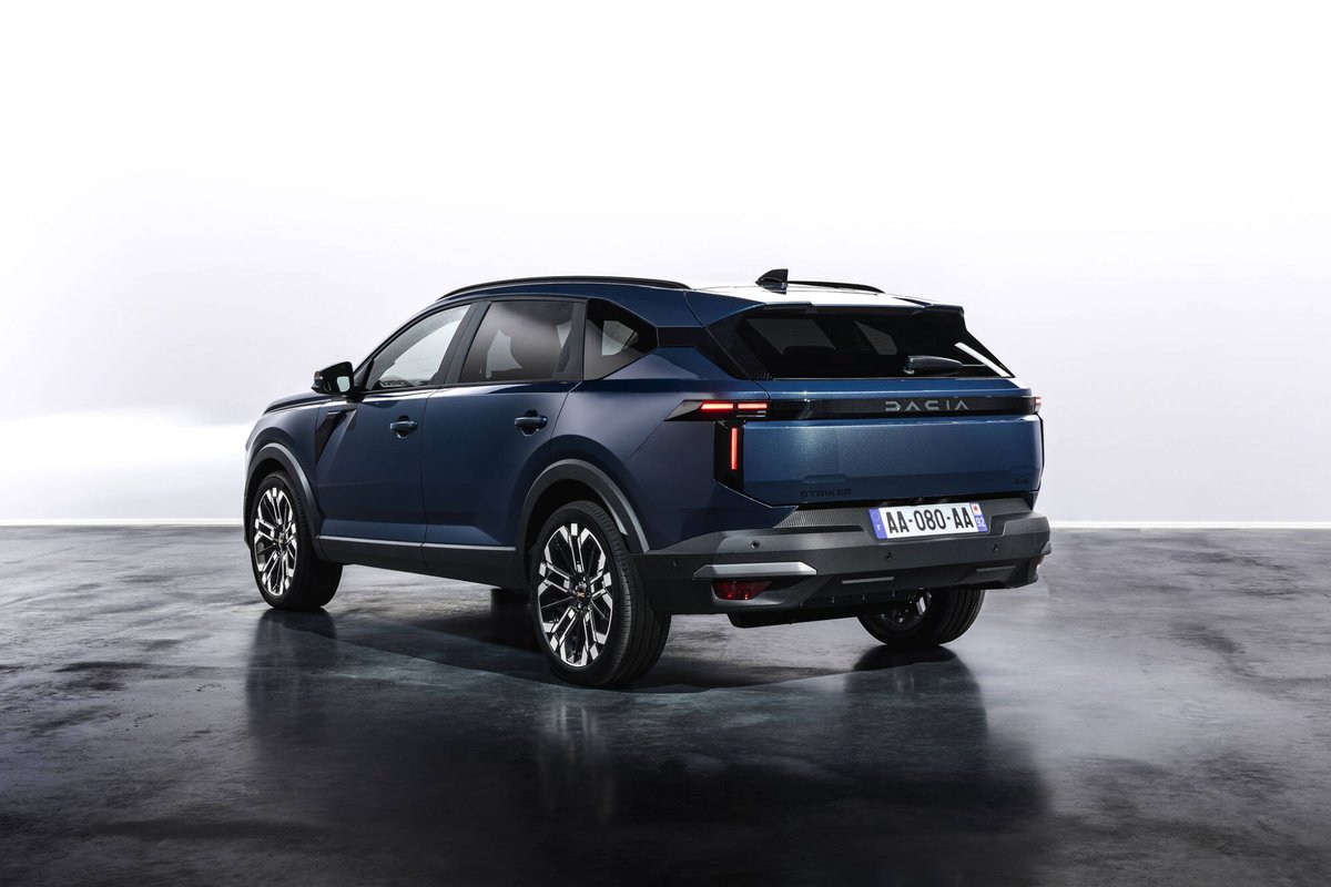 Gironanoticies's tweet photo. Dacia Striker: el nuevo crossover que une lo mejor de un SUV, un familiar y una berlina por menos de 25.000 euros  https://t.co/joG6f6L6uD

La marca da un salto estratégico en el  segmento C con un modelo electrificado, espacioso y tecnológico que  promete convertirse en una de las grandes novedades del mercado  #Dacia
