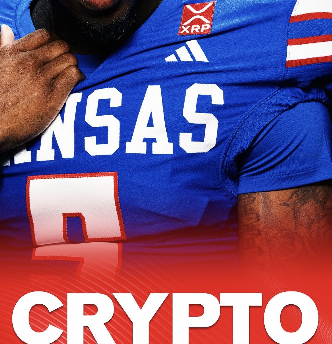 Pat_Benson_Jr's tweet photo. College football is speeding into a dystopia in every way. https://t.co/G1Oj58EZo3