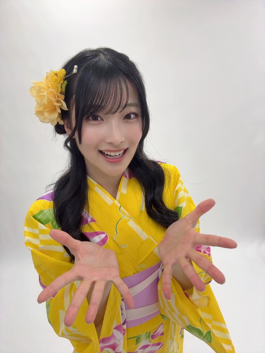 nmb_himari8282's tweet photo. おはよう″𓆦″

夏っぽいグッズかでましたー！🌻✨

私は黄色の浴衣を着たよー❁⃘*.ﾟ
タオルやうちわ等売ってるよー🍉

https://t.co/kWrcZ4bvMw https://t.co/bNRyXxroaO