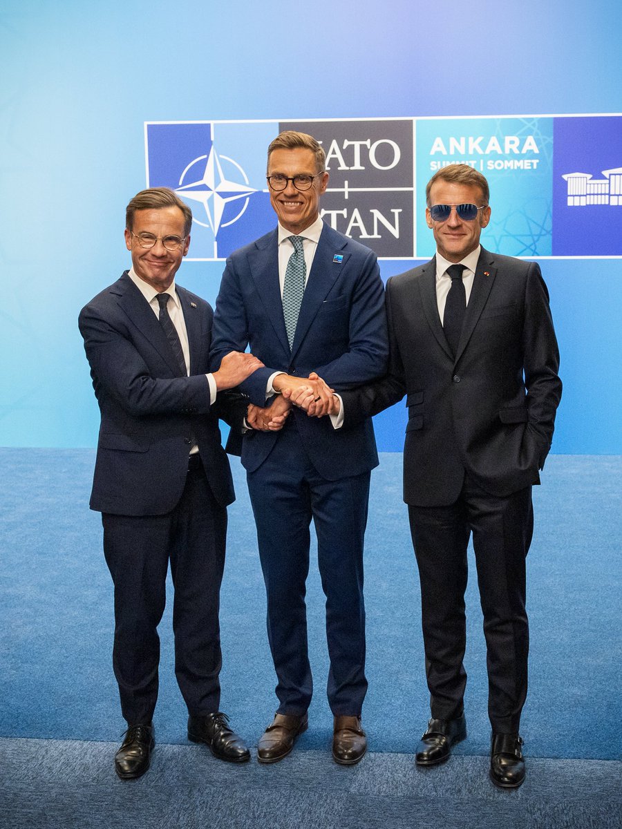HFayet's tweet photo. 🇫🇷 🇫🇮 La France continue de renforcer ses relations avec les pays nordiques : après l’accord de Narvik signé avec la Norvège et le contrat des FDI avec la Suède, Paris annonce sa participation aux Forces terrestres avancées de l’OTAN en Finlande 💪🏻
https://t.co/rafRBYC4pf https://t.co/Mqf0CgSq1n
