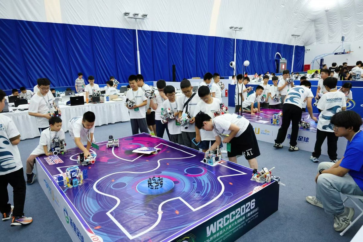 zmrobot's tweet photo. 2026 East China WRC-SuperAI Super Track Competition
#SuperTrack #competition #STEM https://t.co/V1JPosqh9J