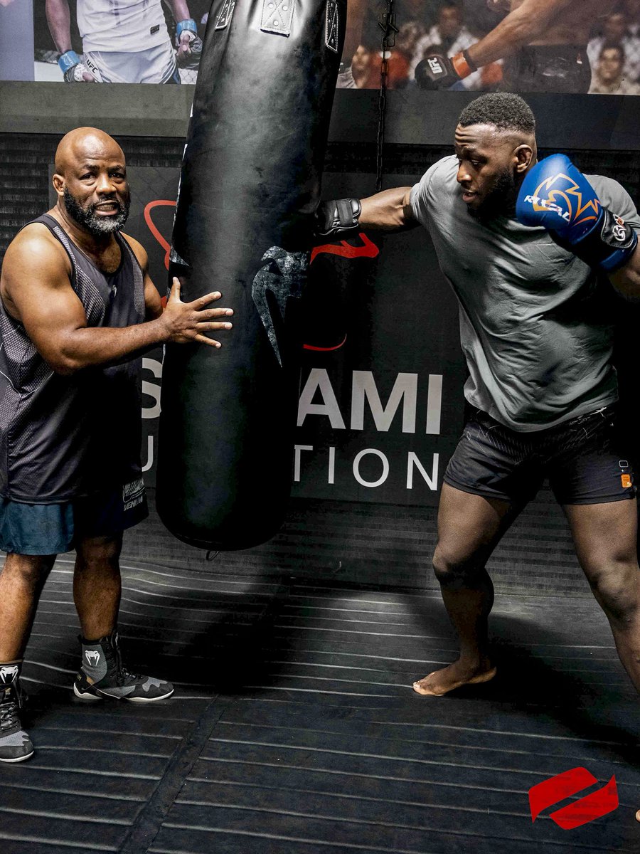 mmafactory_fr's tweet photo. Le compte à rebours est lancé. ⏳🔥
Dave Fotsing est pleinement concentré sur sa préparation avant son premier combat à l’@HexagoneMma
Tenez-vous prêts pour son retour ⚡️
#MMAFactory
#ManagementFactory https://t.co/RUBRVRyowE