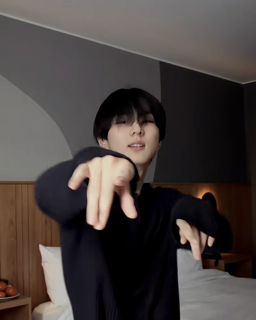 0209coded's tweet photo. jungwon without makeup is actually insane… https://t.co/UlkSJ3RxXy