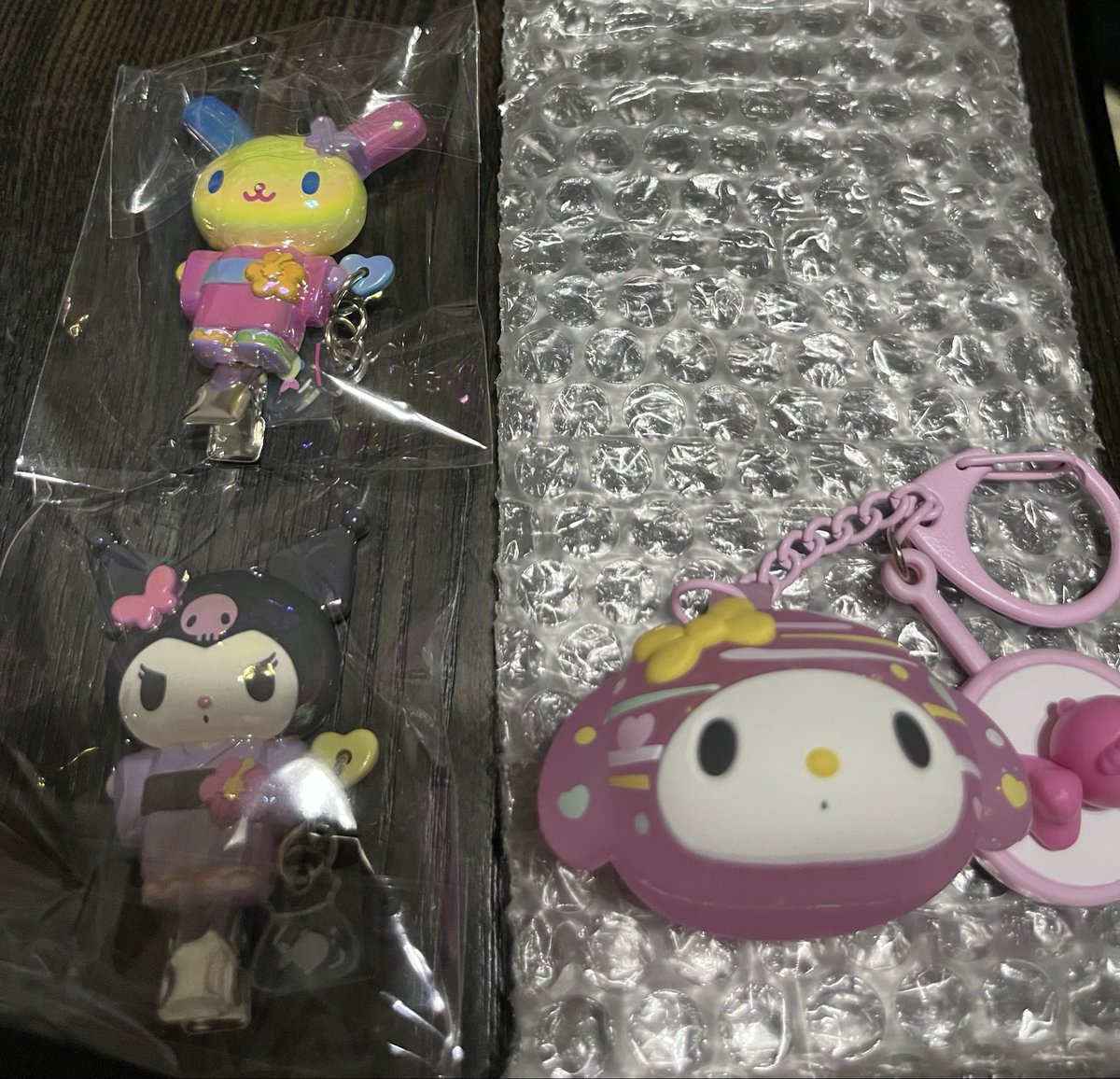 monyamachi's tweet photo. サンリオ　シークレット ヨーヨー風チャーム 前髪クリップ　交換
【譲】マイメロ  クロミ　ウサハナ
　　※ウサハナ初期難あり(画像2枚目)
【求】プリン   ハンギョドン

郵送希望です
お気軽にお声掛けください🙇‍♀️ https://t.co/EE1sEpYsY6