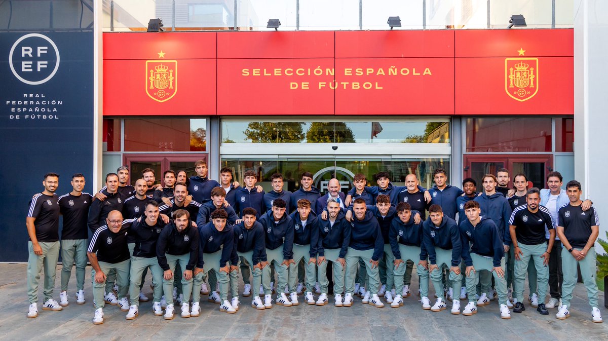 Karanka's tweet photo. I rejoined @rfef a year ago, and there's no better way to celebrate that anniversary: the team in the World Cup quarter-finals and our dream still alive. So proud to represent @SEFutbol and help out in the day-to-day running of an organisation I consider to be home. 🇪🇸 ⭐️ https://t.co/eE6C1EcyC7