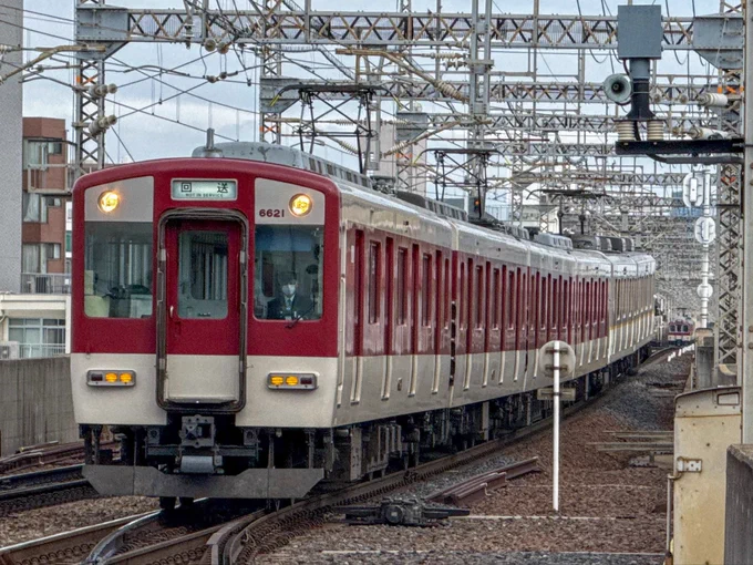 TLを回送列車が通ります - Search / X