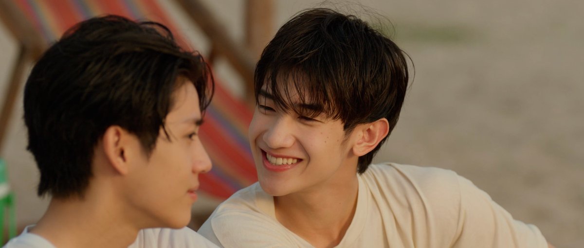 GMMTV's tweet photo. หลังจบ ม.6 จะทำอะไรต่อ?
โก๋สอง เรียนหมอ
โก๋หนึ่ง : ไปเรียนที่เดียวกับโก๋สอง
#WhenOrangesFallEP9

@almondsleepp @___progresss___ https://t.co/kMbjy809Yb