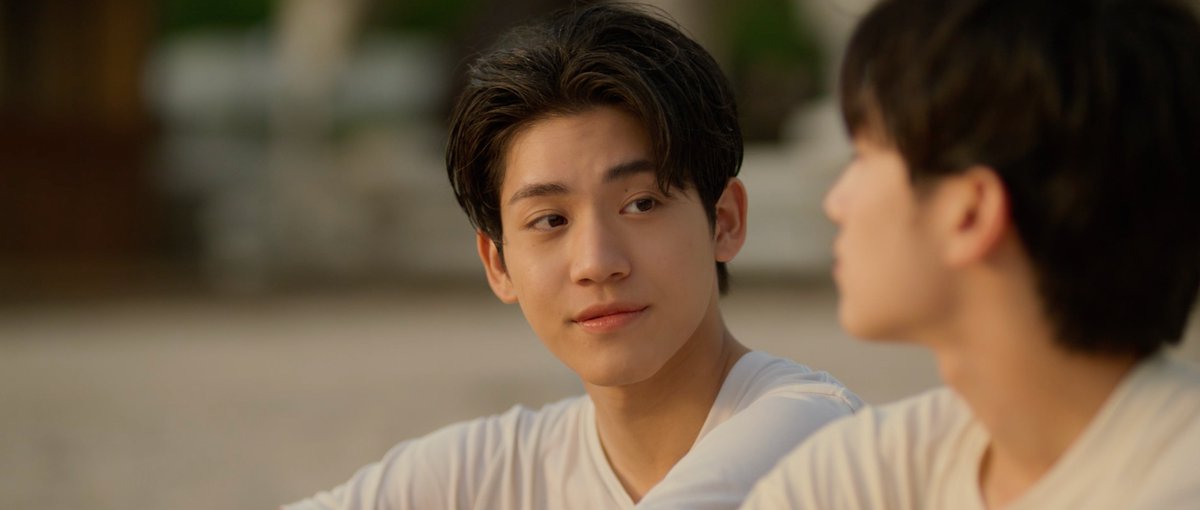GMMTV's tweet photo. หลังจบ ม.6 จะทำอะไรต่อ?
โก๋สอง เรียนหมอ
โก๋หนึ่ง : ไปเรียนที่เดียวกับโก๋สอง
#WhenOrangesFallEP9

@almondsleepp @___progresss___ https://t.co/kMbjy809Yb