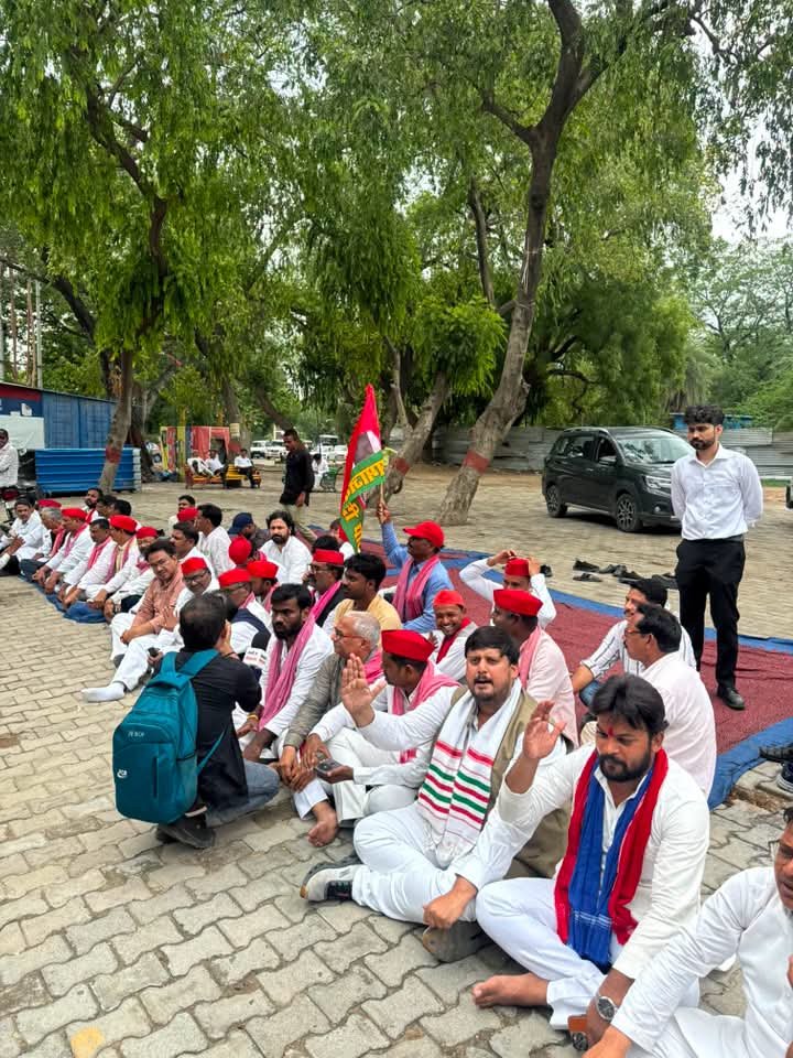 adeel_hamzaaa_'s tweet photo. #धरना 

सभी साथी सिविल लाइन पत्थर गिरजाघर 
पहोचे, धरना शुरू  है 

इंकलाब जिन्दाबाद ! https://t.co/UE4PZqKDAK