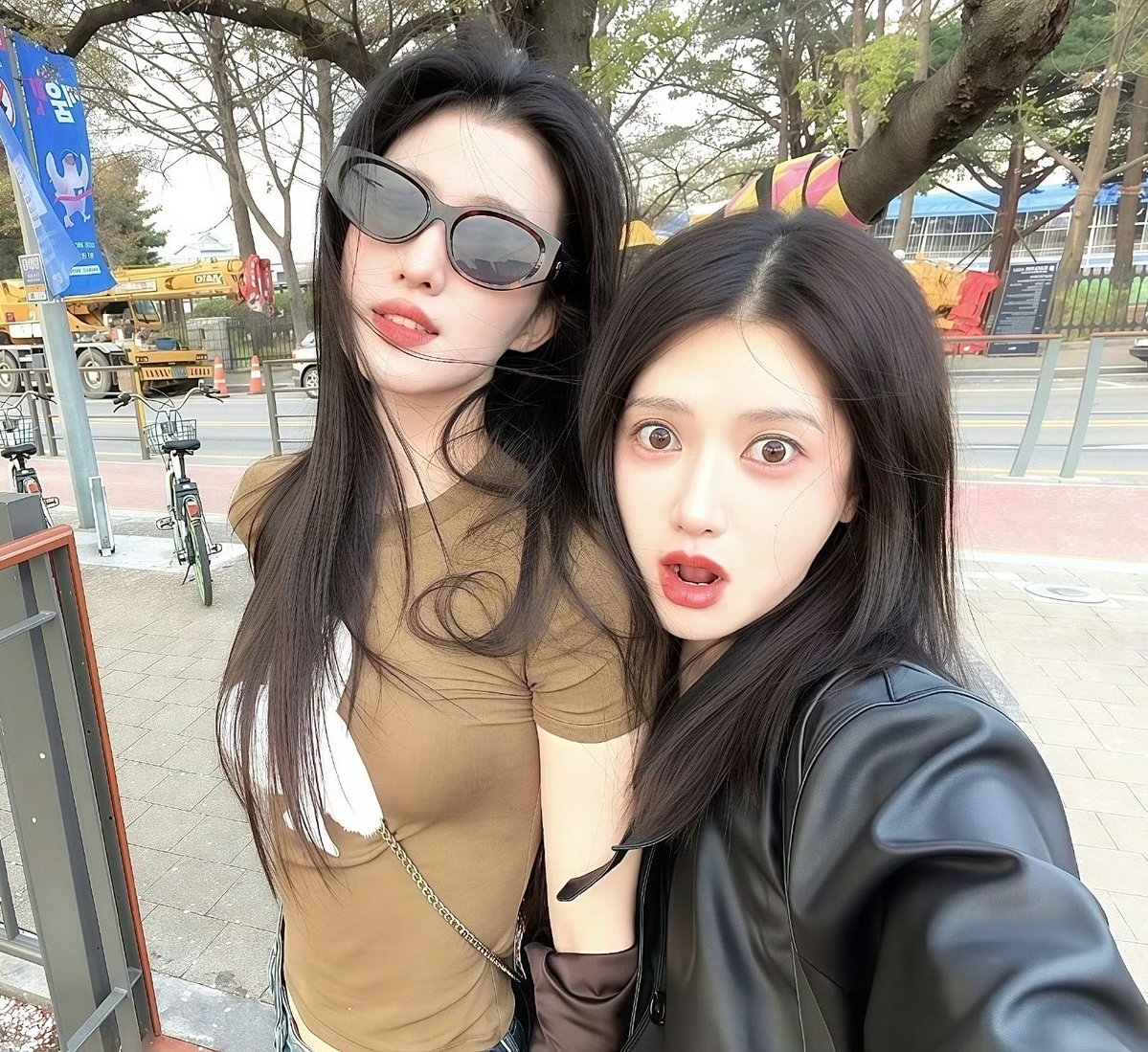 churanzip's tweet photo. #WangChuran showed her support for her bestfriend, Li Yizhen for her new movie Kung Fu Soccer!

“Support Li jie! Support Kung Fu Soccer!”

#王楚然 https://t.co/YwGUUCYrjV