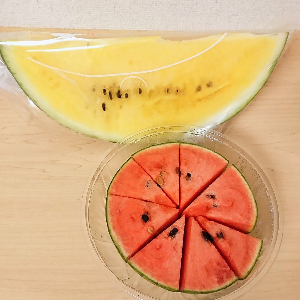 Natsu_t77's tweet photo. 夏に摂る水分は全部スイカがいい🤤✨️ https://t.co/eywsl2l2UY