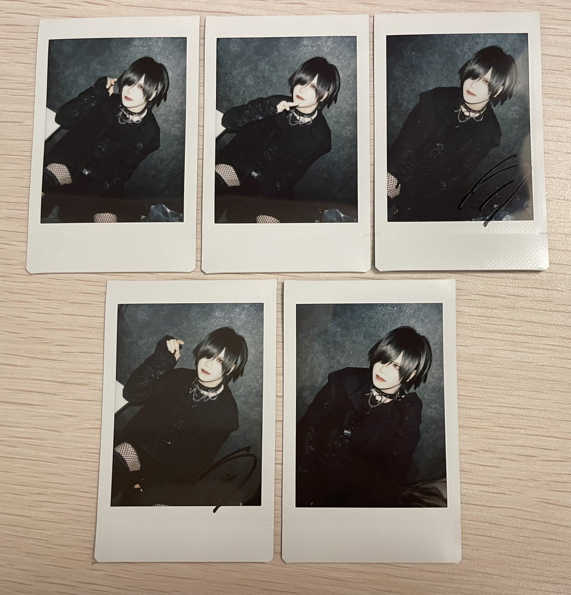 6_96_rn's tweet photo. 【交換またはお譲り】
零[Hz]  ZEROHZ presents limited LIVE-2026-「東京」
7/8 黒服 当日チェキ

譲：ROYさん、RYOGAさん、TEIKAさん、Leoさん
求：Rioさんor書き込みあり定価、書き込みなし500円(+送料)

お手渡し、郵送どちらも可能です
条件の合う方がいらっしゃいましたらお気軽にご連絡ください https://t.co/ssALuwS0Oh