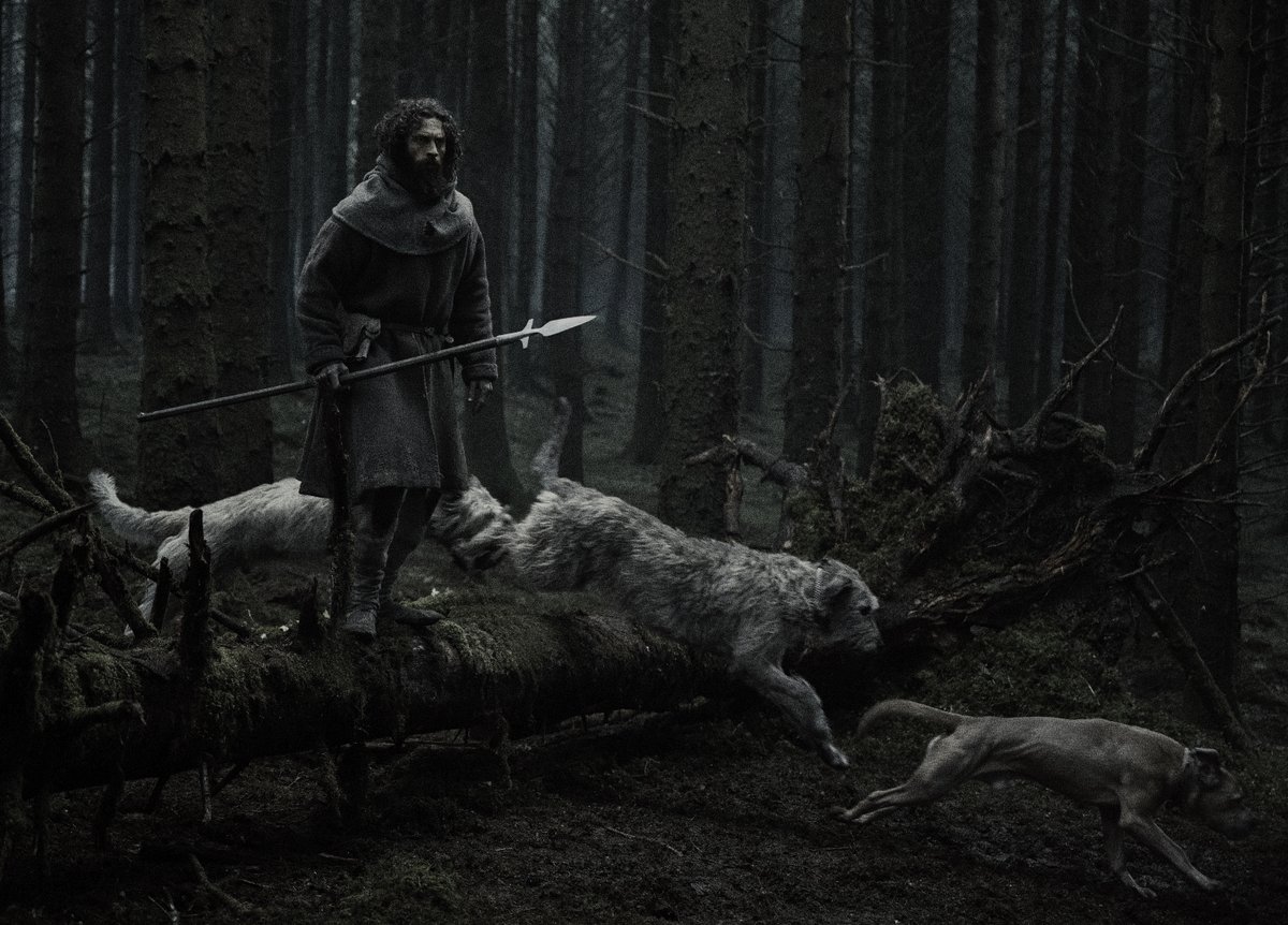 CSAmediapress's tweet photo. Robert Eggers desata la bestia en el primer tráiler en español de #LICÁNTROPO , ofreciendo un vistazo perturbador a una obra que promete redefinir el mito del hombre lobo para las nuevas generaciones.

https://t.co/z550pTMDrT https://t.co/r03orMDpGn