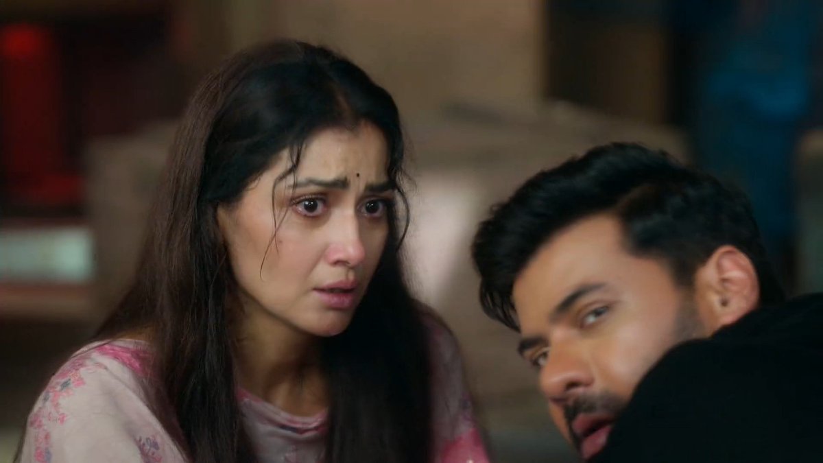 Itswarnali's tweet photo. "jab tak tumhara saath mere pass haina, mujhe kuch nehi hoga!" 😭❤️‍🩹✨

#ApRakshi #TumDenaSaathMera #SritiJha https://t.co/NaNjvoyXFM