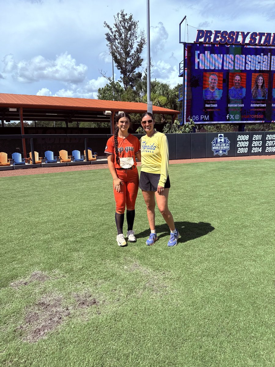 EmaleighPhilmon's tweet photo. Had a great time at the gators softball camp yesterday, It was so much fun and I’m so grateful to all the coaches and all the talented girls I met! This camp taught me so much and most definitely helped me get better mentally and physically! @top_gun_Willis @topgunfastpitch https://t.co/2gONVDSOBT