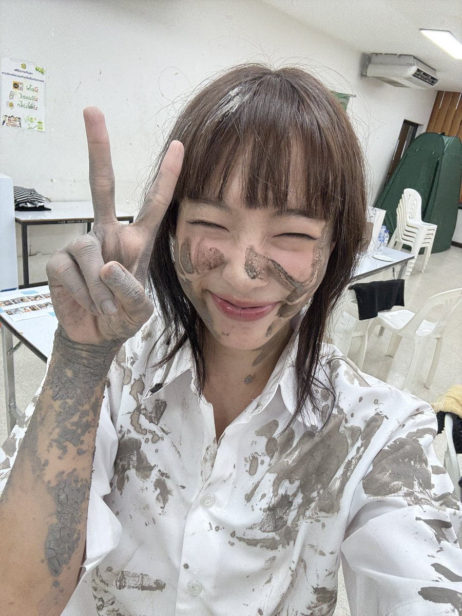 kaoplun's tweet photo. ฝาก #BUS_รักมักยาก ด้วยนะคะะ
ขอบคุณน้อง #NEXnattakit ด้วยที่เป็นคู่แสดงที่เก่งมากกก ดีใจที่ได้ร่วมงานกันน้า มอมๆเละๆแต่เริ่ด 😎👍🏻
ฝากเนื้อฝากตัวกับพี่ๆบีอัสด้วยนะคะ🙇🏻‍♀️
กองนี้สนุกมากกกก ไอเริ้บงานเลอะ🌟

#BUSbecauseofyouishine
#BUS_รักมักยาก_MV https://t.co/TIFMTUWvqb