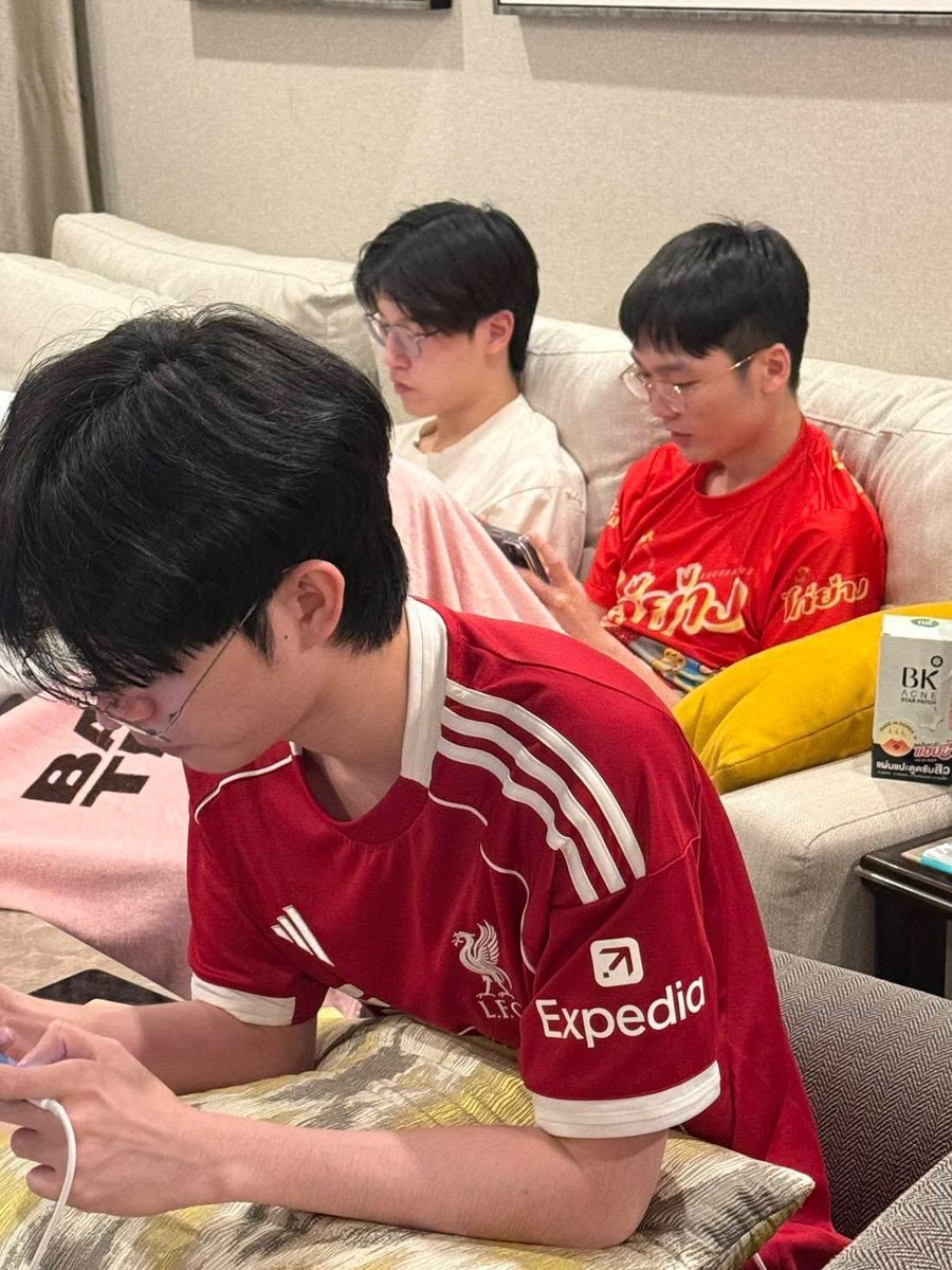 ppeachayah's tweet photo. กำลังซ้อมอย่างหนัก เพราะใช้แพทช์ใหม่จริง น้องเบคสู้เขาลูก มีเวลาวันเดียว เราทำได้ ๆๆๆ 👊🏻 https://t.co/8I4ajr6KP6