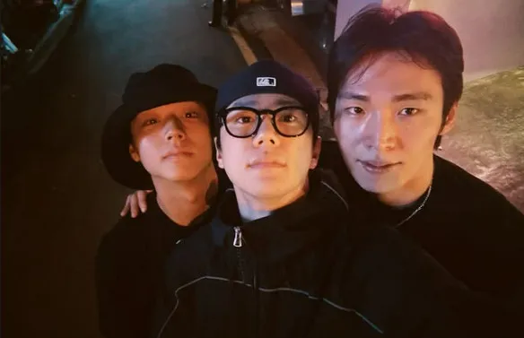 9799_collect's tweet photo. 취사병이랑 운전병이랑 하♡♡♡ https://t.co/84BOPh6znz