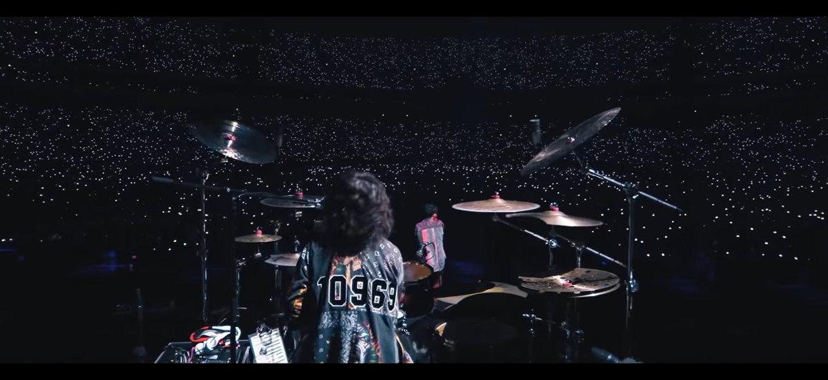 ONEOKingsman1's tweet photo. @pxwdzz3 Ldの時のtomoyaの衣装大好きなんです！！ https://t.co/IVMqFP0mWG