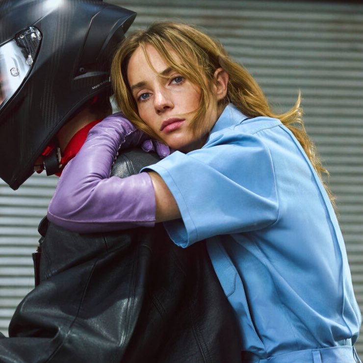 PopCrave's tweet photo. Happy 28th birthday to the talented Maya Hawke. https://t.co/ddhPZPMBXG