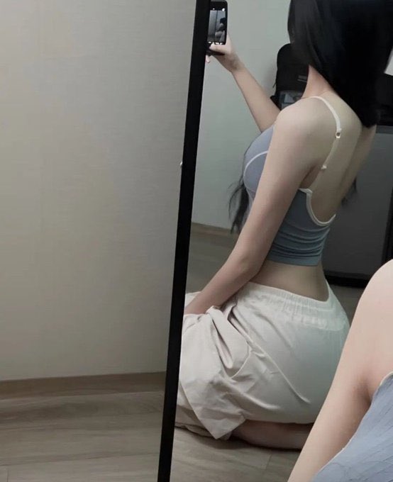 LadyAlysonpai's tweet photo. 想問一下
為什麼每次進去前都要蹭兩下
🤔🤔🤔 https://t.co/kOrRpUR8nT